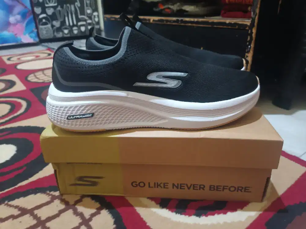 Skechers Slip On Go Run Black