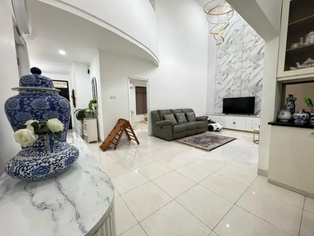 DIJUAL RUMAH FULL FURNISHED DI PUSPITA LOKA  - BSD CITY