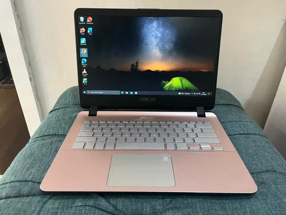 Laptop Asus A407U (second). 3 jutaan normal dan bergaransi
