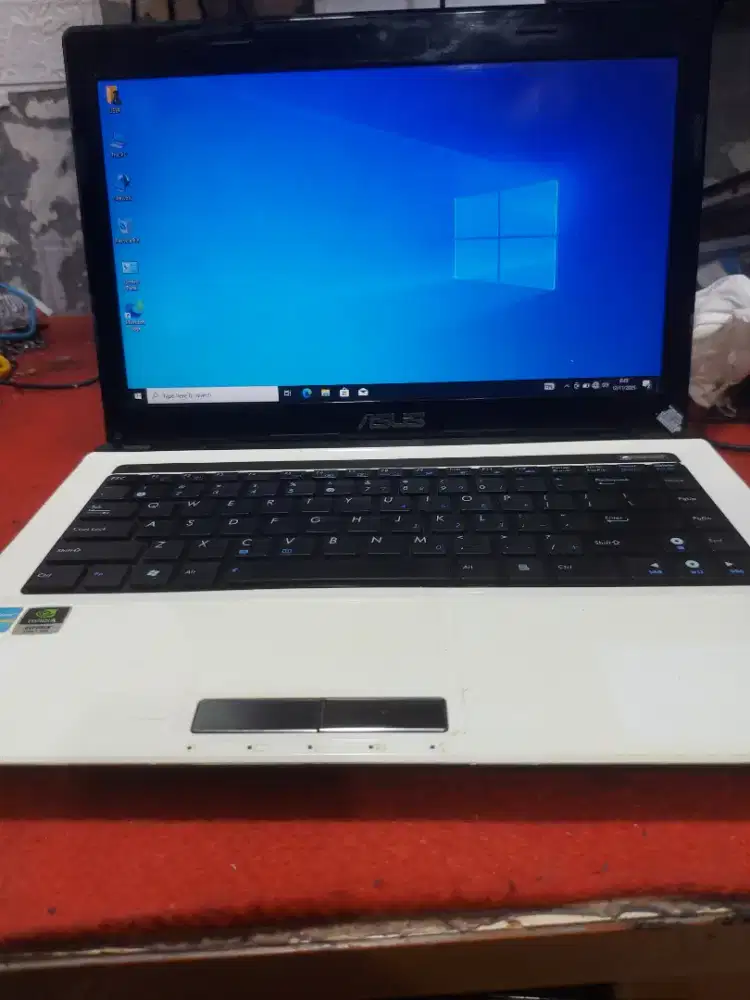 Laptop Asus A43s , Core i3 , ram 8 , hdd 500 double vga