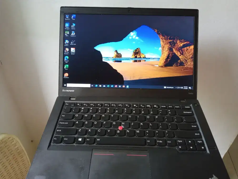 Laptop lenovo thinkpad t440 i5 ssd ram 8 ngebut