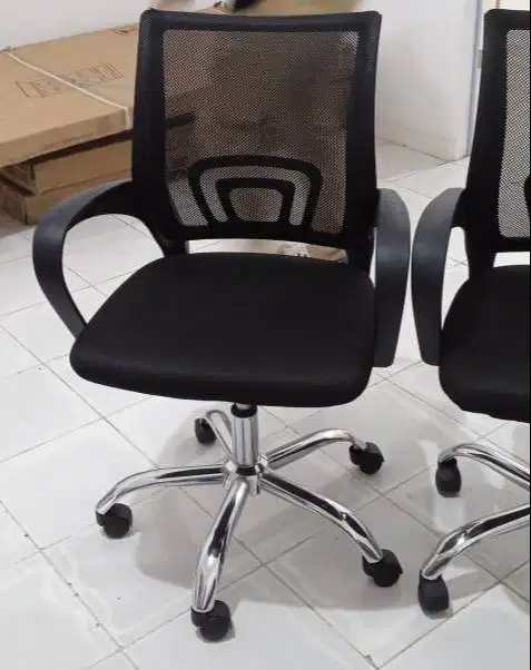 Informa G Zaki Kursi Kantor Sandaran Rendah - Hitam