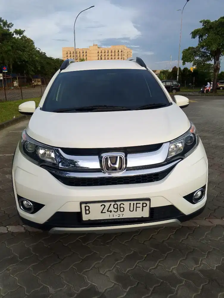 Honda BR-V  E AT/ AUTOMATIC  2016 HITAM
