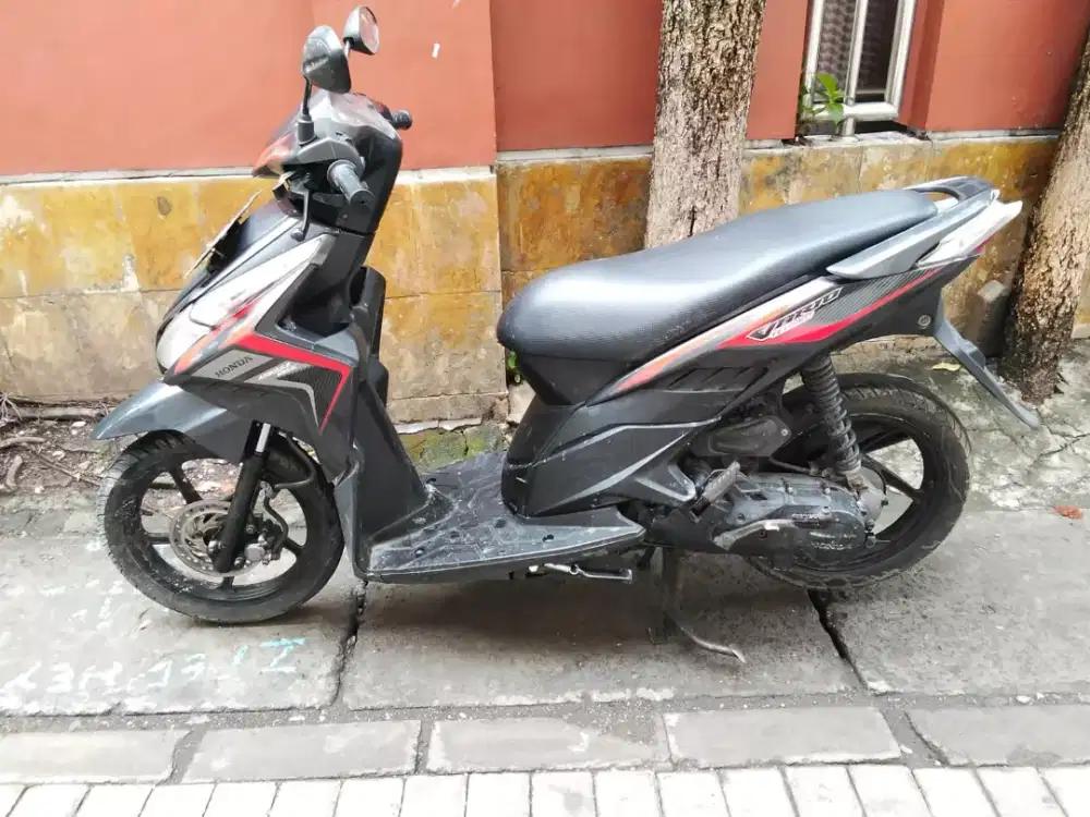 Dijual bosku Vario Techno tahun 2011 surat-surat lengkap hidup semua