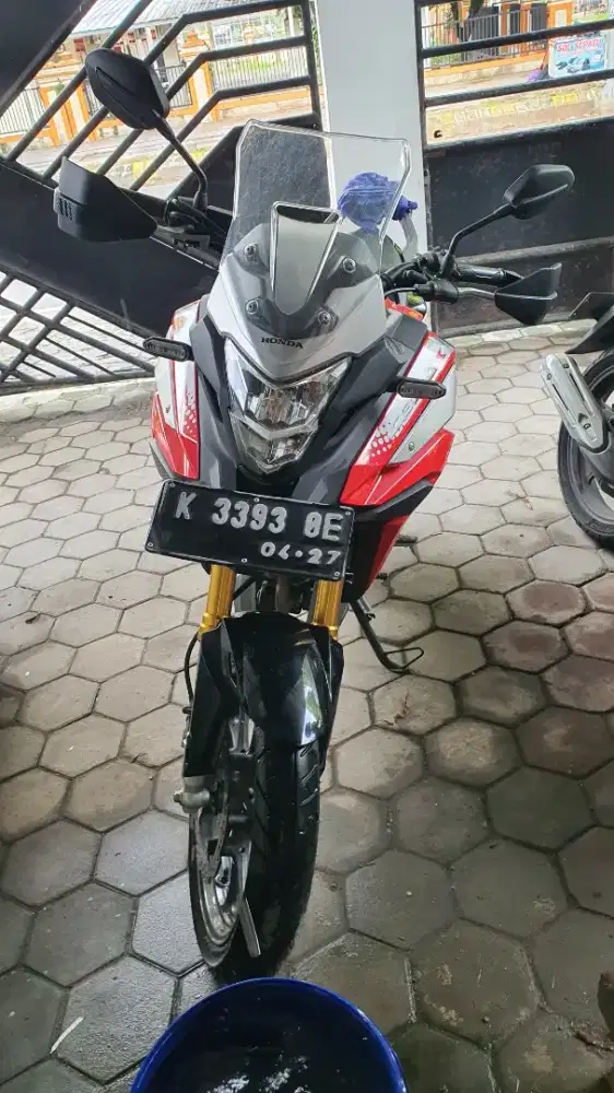 Honda CB150X 2022 KM 2000 Super Mulus Madiun Kota + Aksesoris Resmi