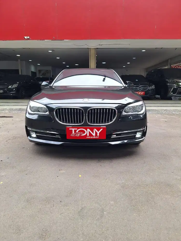 BMW 730Li Sunroof DP Ceper 2015 Hitam