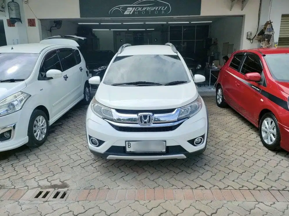 HONDA BRV E CVT AUTOMATIC PUTIH 2017