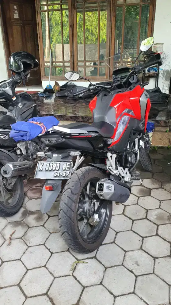 Honda CB150X 2022 KM 2000 Super Mulus Madiun Kota + Aksesoris Resmi