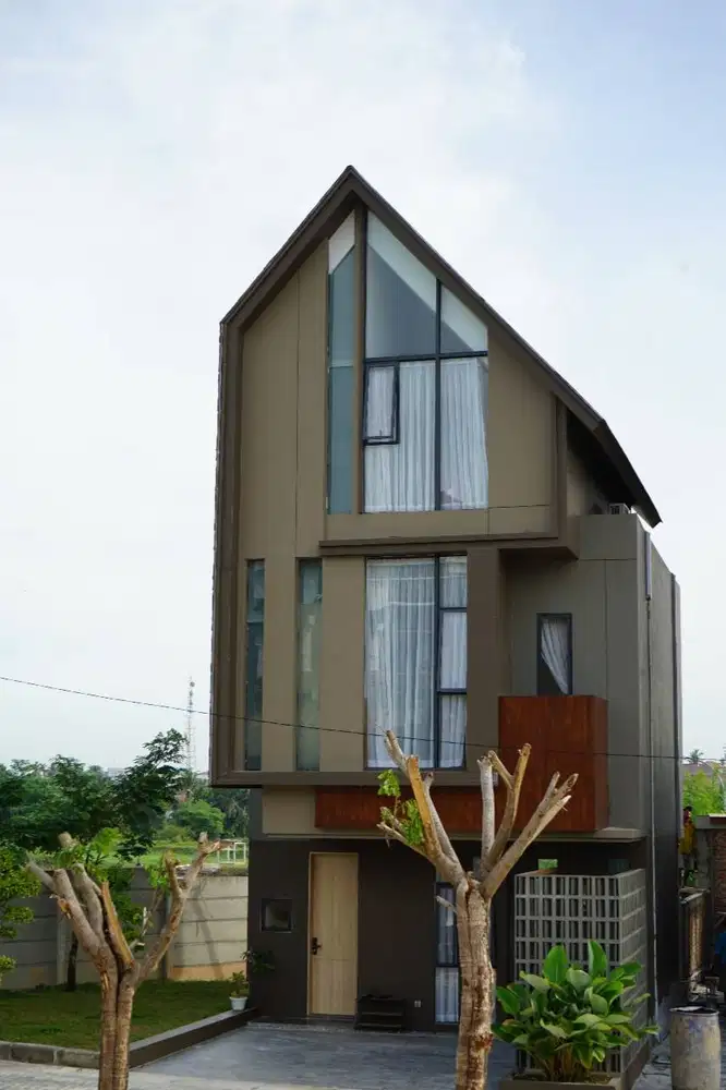 Dijual Rumah Fully Furnished ditengah Kota Pekanbaru - Rumah 3 Lantai