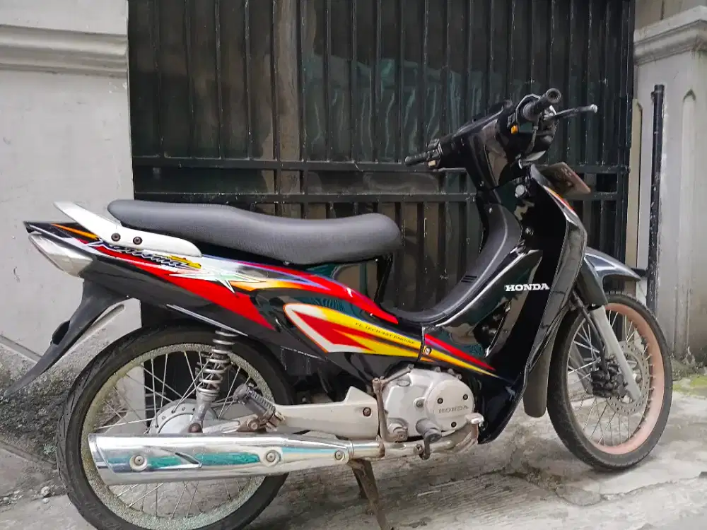 Honda kharisma 2004 mulus surat lengkap