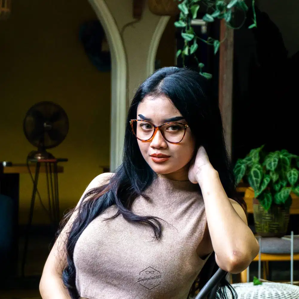 KACAMATA CAT EYE UNTUK TAMPIL MODIS DAN KEKINIAN - HEATHER 01