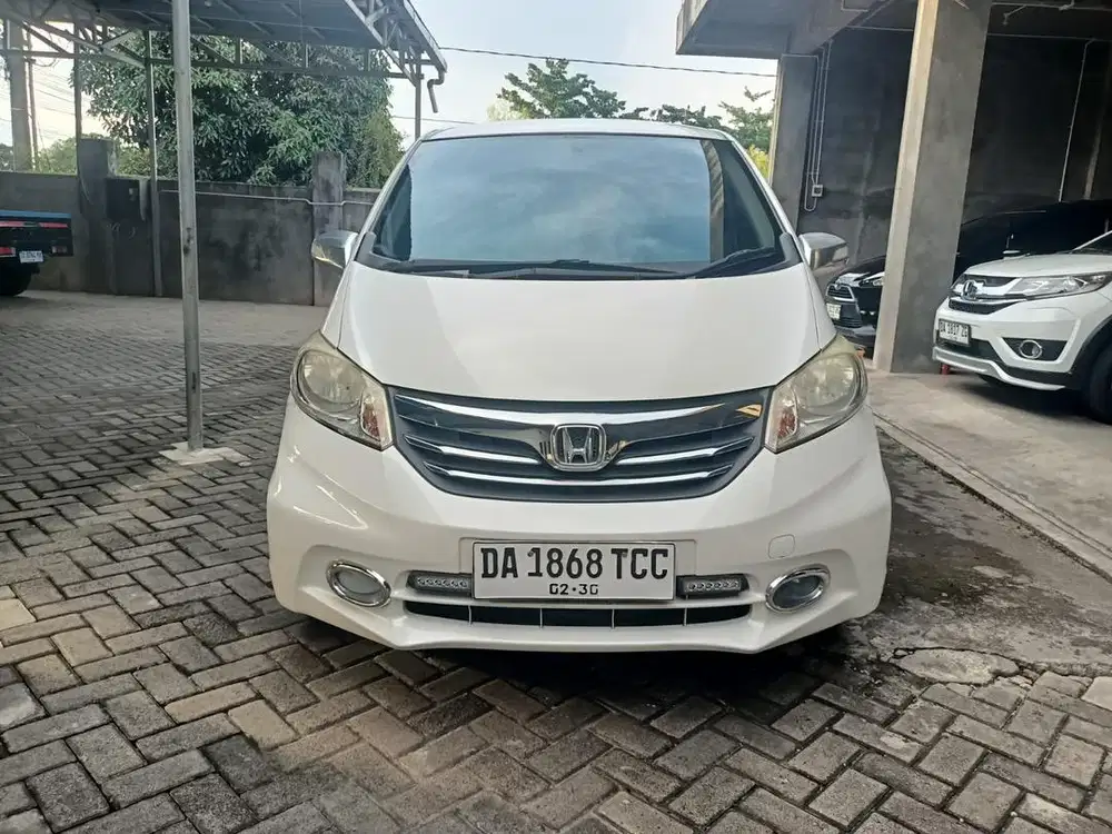 Honda Freed E PSD 2012 at Putih