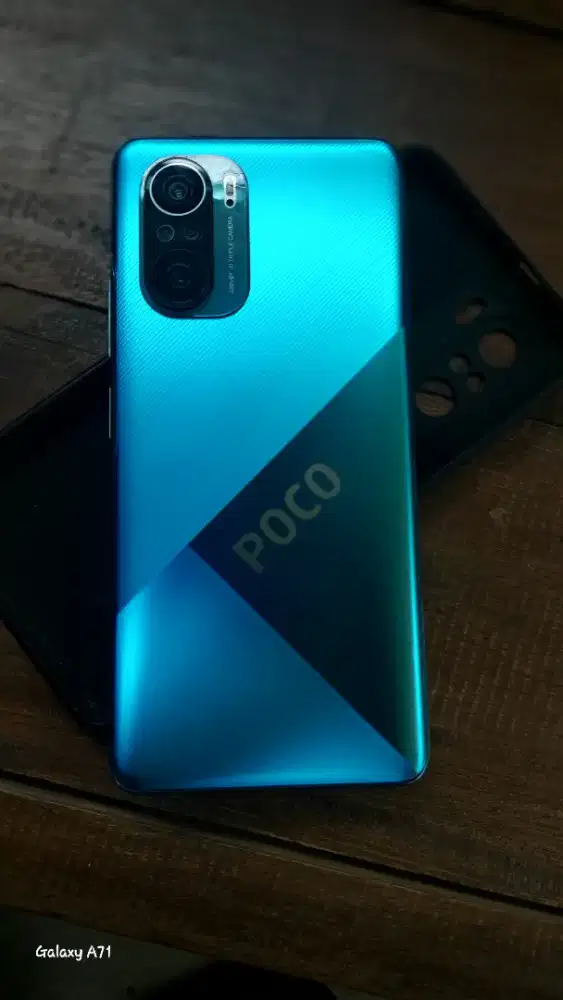 Xiaomi poco f3 8/256 gb nfc,kelengkapan hp dan cas saja minus audio of