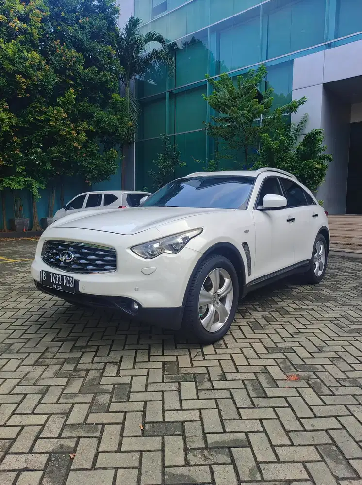 Infiniti FX37 3.7 4x4 A/T 2011