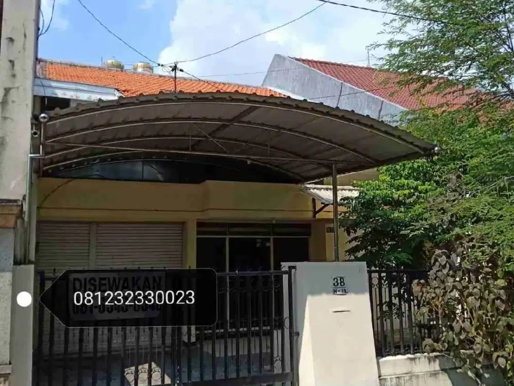 Disewakan Rumah 2 lantai Di Klampis Indah