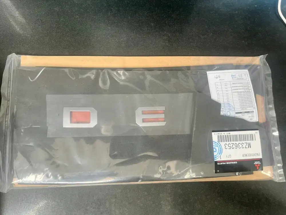 Engine Hood Emblem DESTINATOR