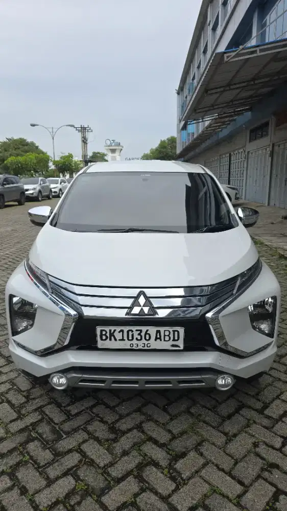 Xpander Ultimate 2019 putih