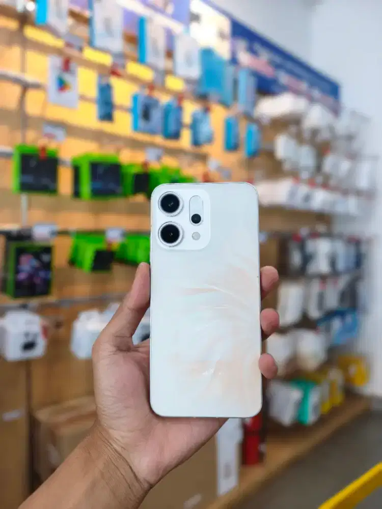 OPPO RENO 14 5G 120x zoom