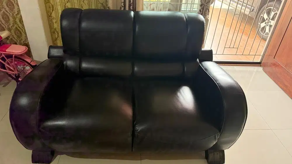 Sofa dan meja warna black