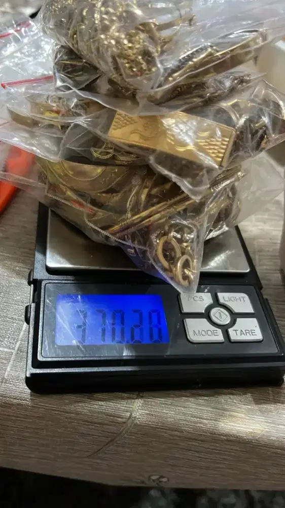 Jual beli emas dan berlian tanpa surat atau pun ada surat