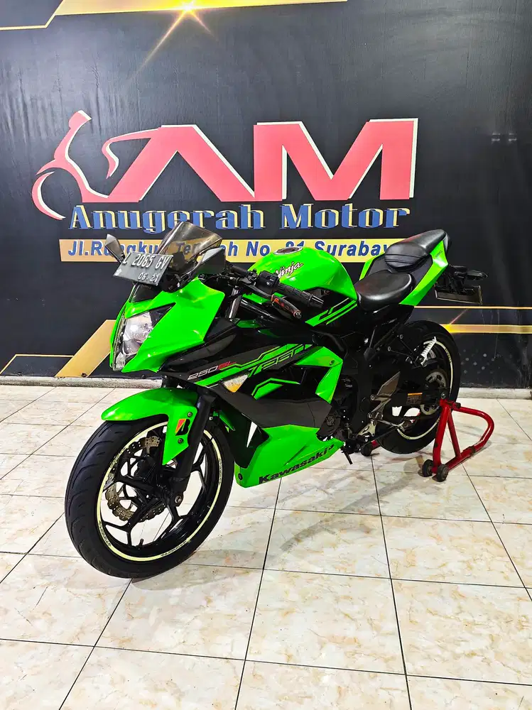 Ninja fi 250 SL mono km.11rb plat baru dp.1,5jt.Anugerah motor rungkut
