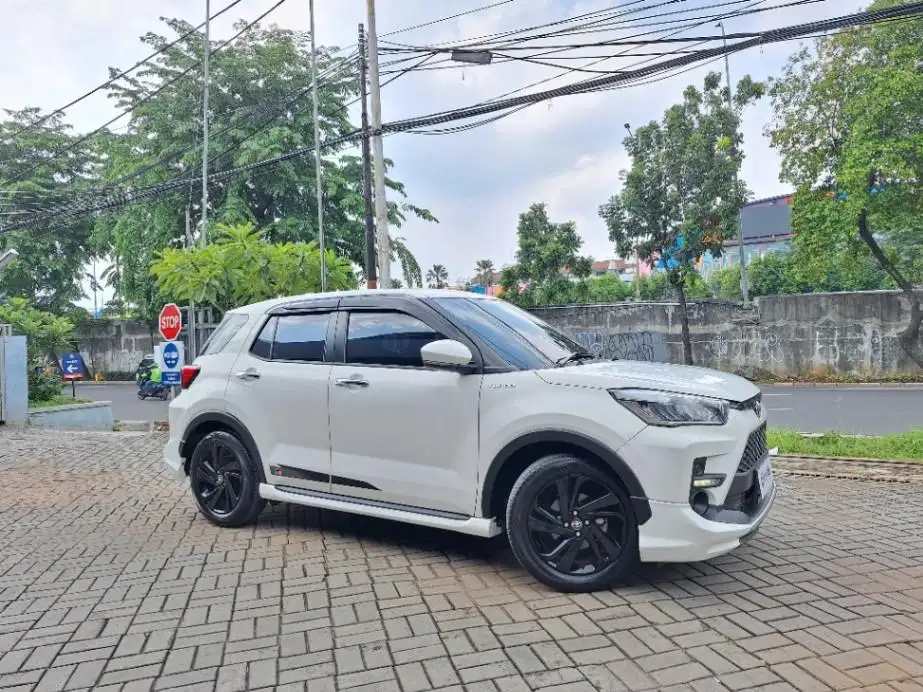 LOW DP Toyota Raize 1.0 T GR SPORT Two Tone Bensin-AT 2021 TRX