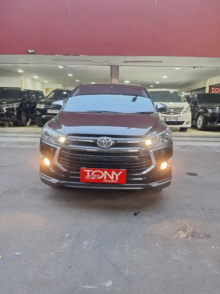 Toyota Innova Venturer Diesel AT 2020 Hitam