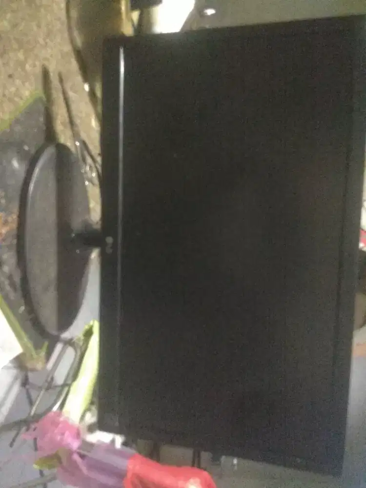 Di jual monitor LG 22 INCH kondisi hidup