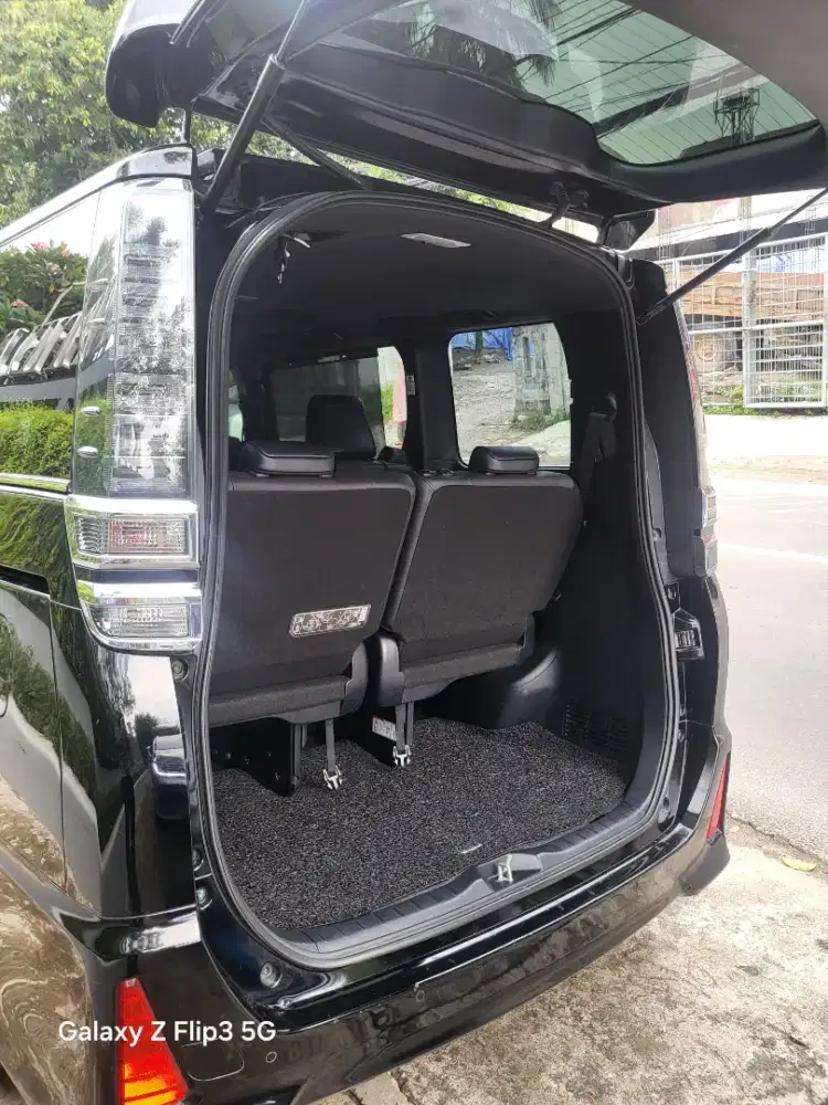 toyota voxy 2.0 AT 2020