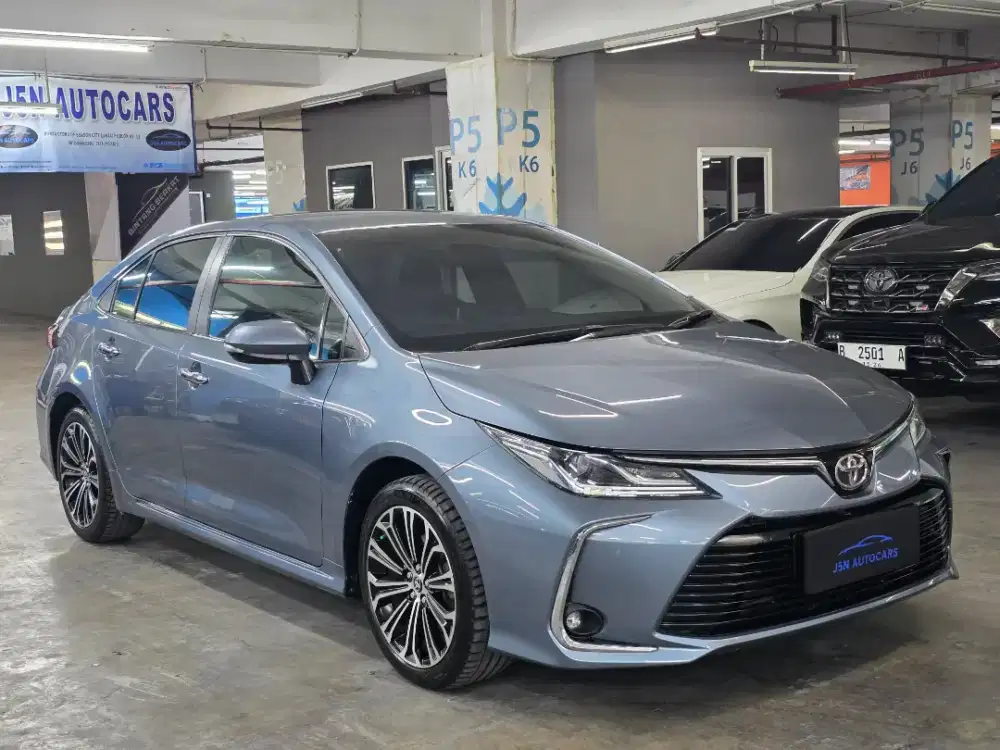 TOYOTA ALTIS V AT 1.8 2021/2022 ABU ABU