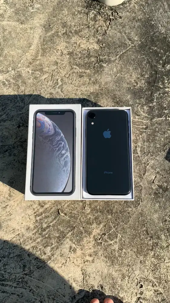 IPHONE XR BLACK