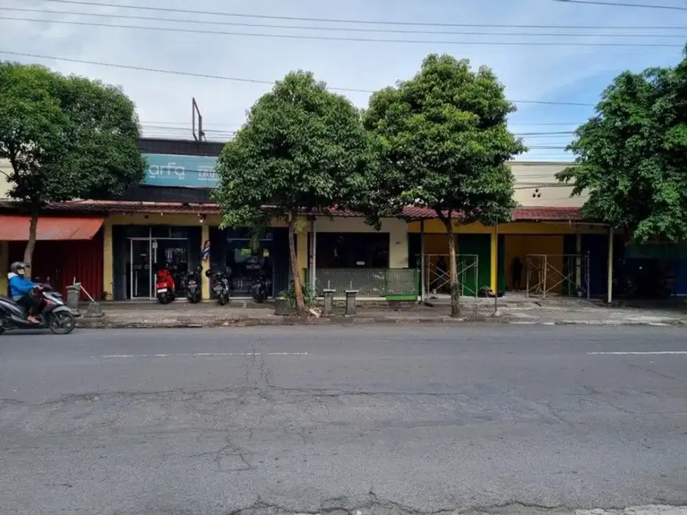 Rumah Cocok Untuk Ruang Usaha Lokasi di Kawasan Ruko Jalan Bantul.