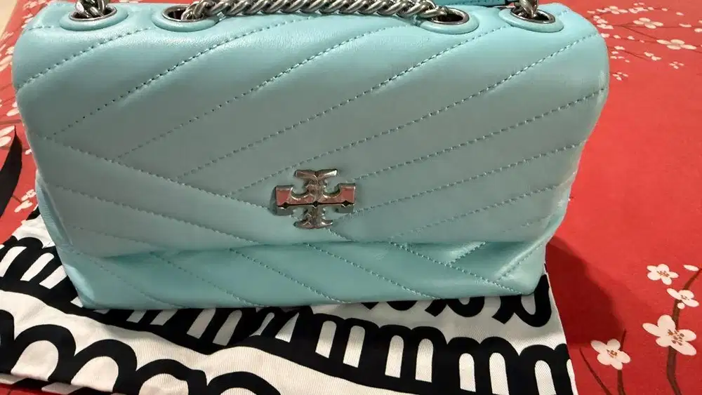 TAs tory burch kura chevron powder warna biru muda