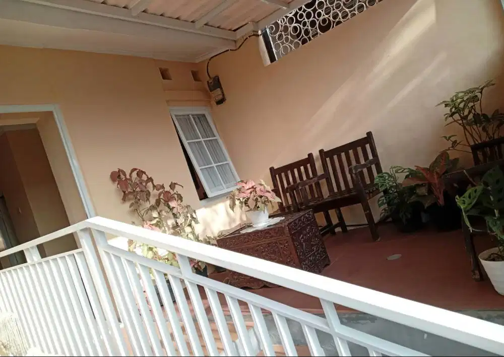 RUMAH NYAMAN BARU RENOVASI TINGGAL HUNI