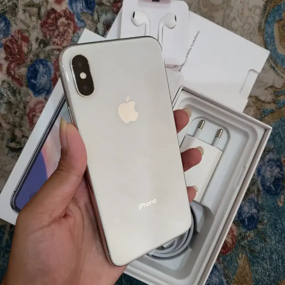Iphone X 64gb IBOX FULLSET
MULUS NOMINUS