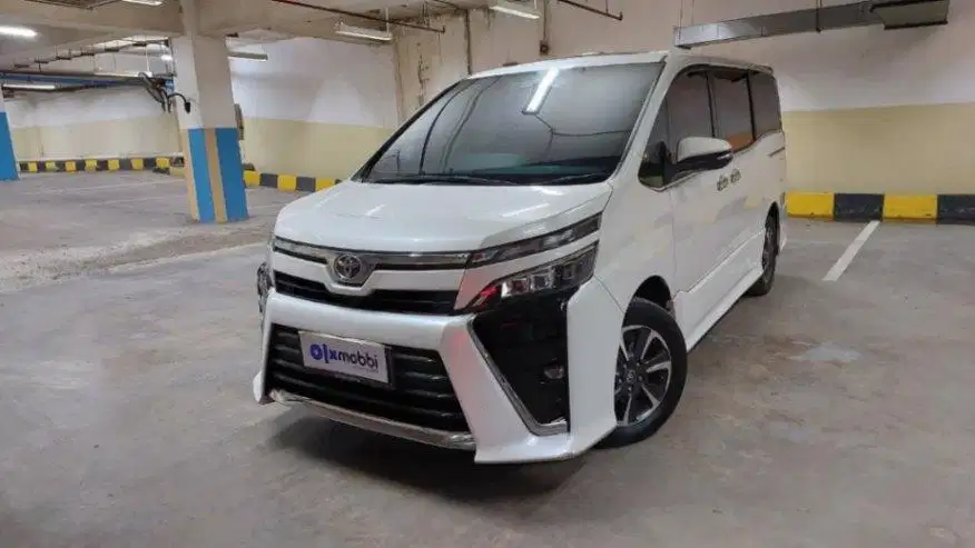 Pajak Panjang TDP 17JT Toyota Voxy 2.0 Bensin-AT 2021 Putih