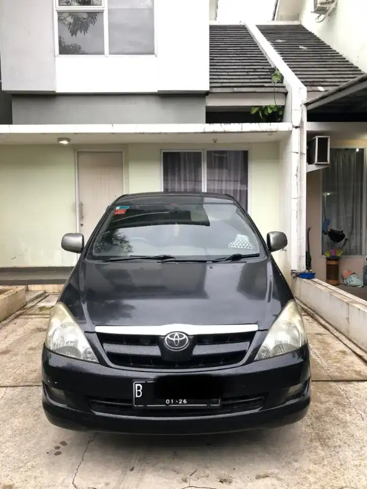 Toyota Kijang Inova G Hitam