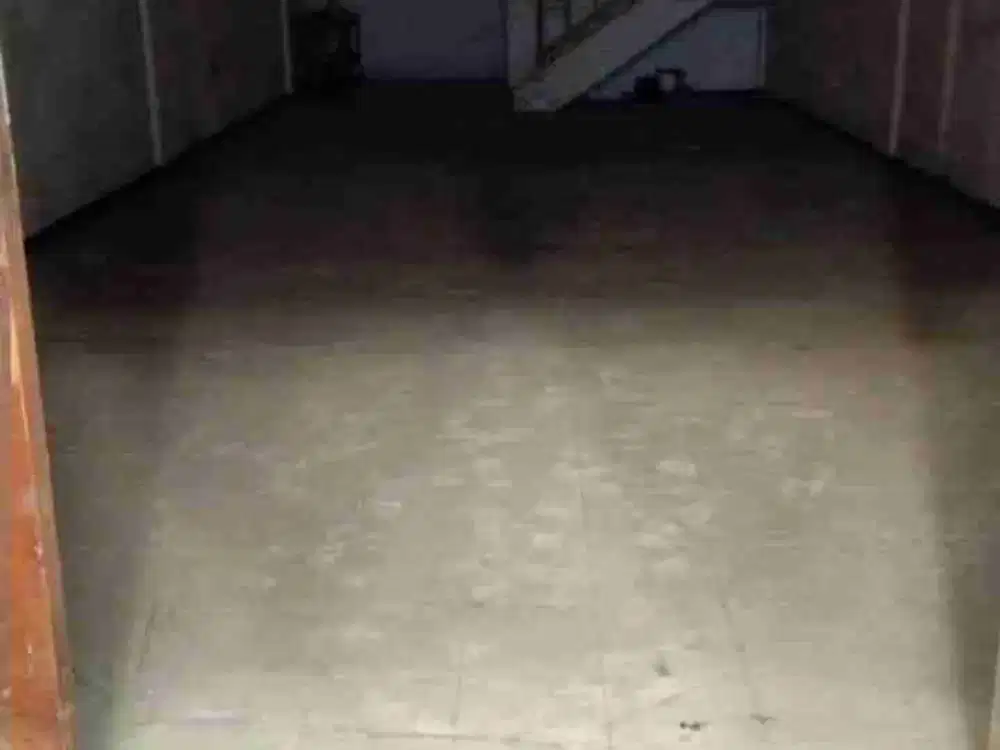 Jual/Disewakan Ruko perlu renovasi di dalam Komplek Rungkut Megah Raya