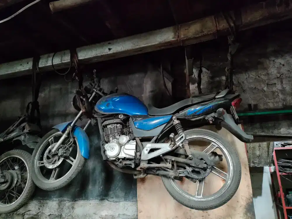 Di jual cepat motor Suzuki thunder murah