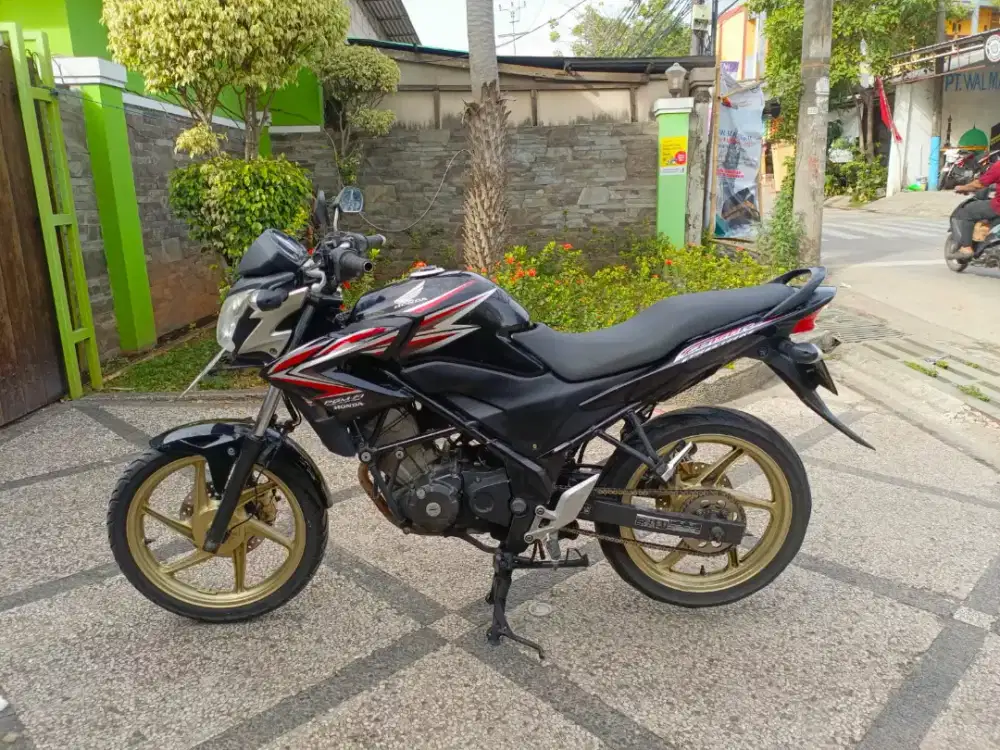 Honda CB 150R tahun 2014