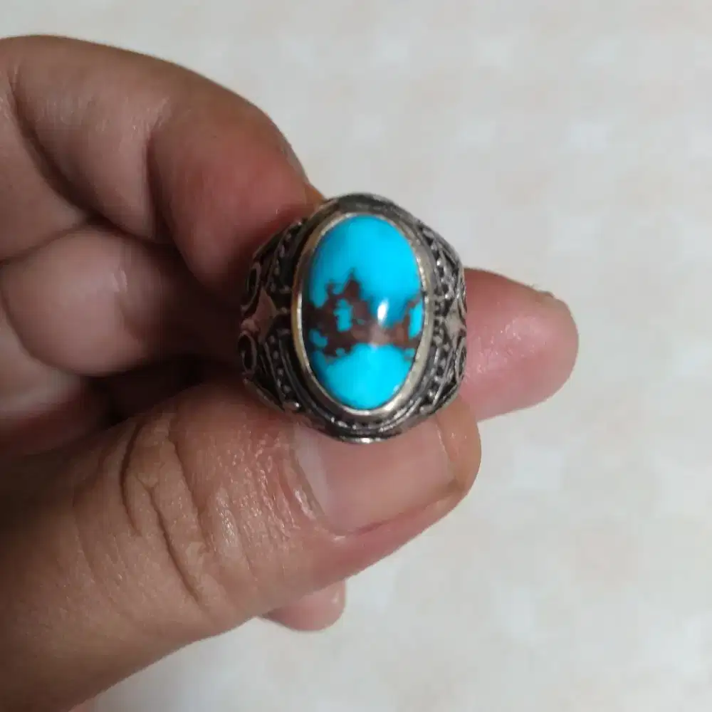 Cincin pirus mesir urat merah dim kantoran