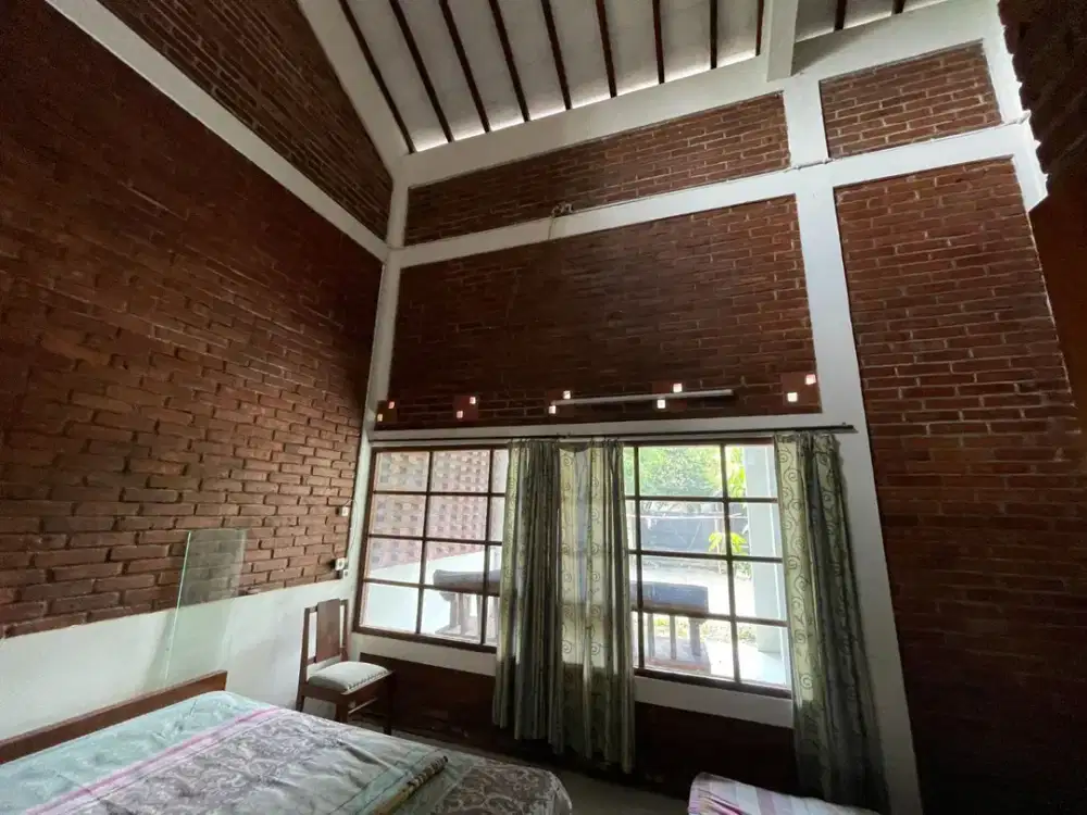 DIJUAL RUMAH KONSEP INDUSTRIAL DI TAJEM MAGUWOHARJO WEDOMARTANI