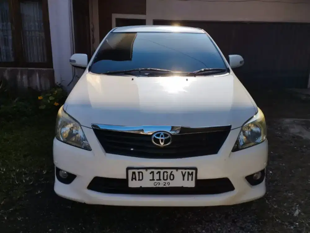 Kijang Innova 2.5 V at diesel