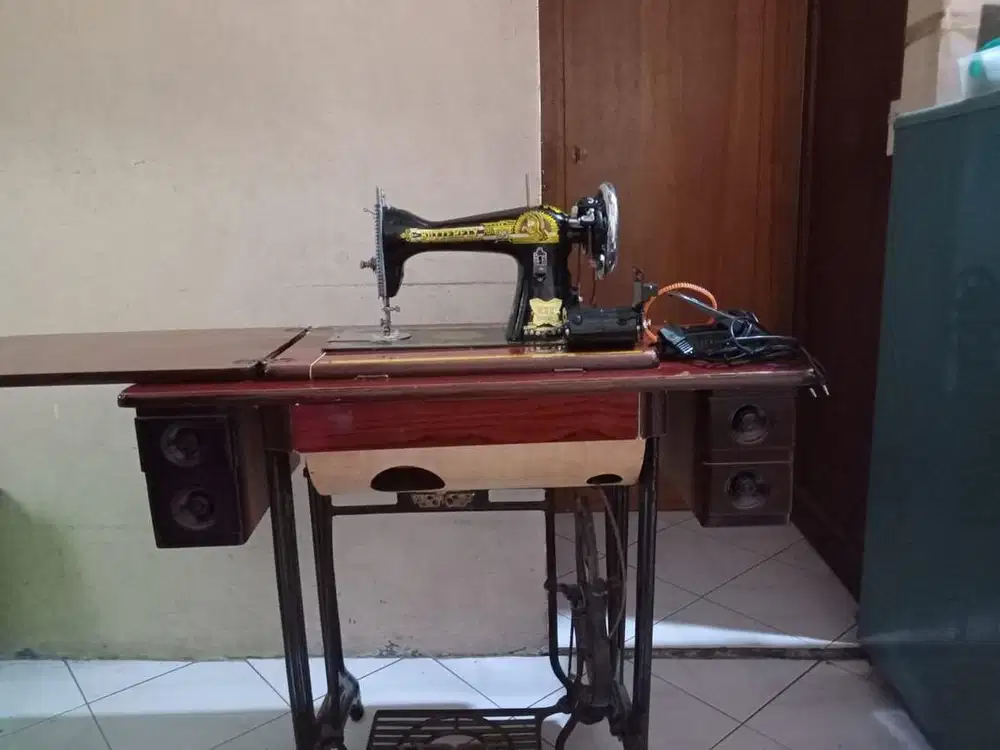 Mesin Jahit Butterfly.