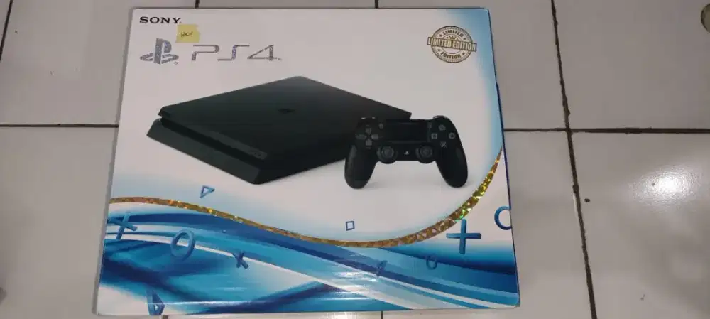 Ps4 slim warna hitam