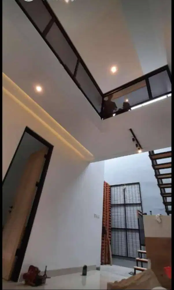 Jual cepat !! rumah 2 tingkat lokasi bagus lingkunagn nyaman BSD