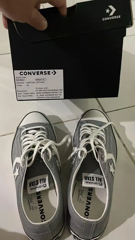 Converse Star Player 76 Premium Canvas Low Top berwarna abu-abu