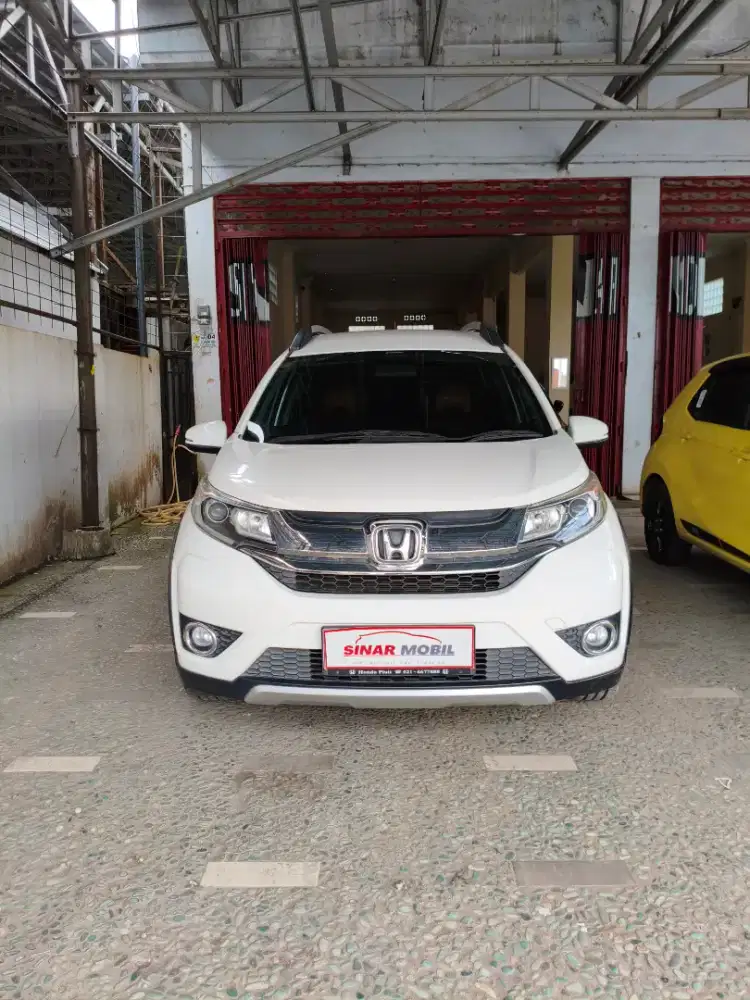 Honda Brv 2017 tipe E automatic warna putih plat Da