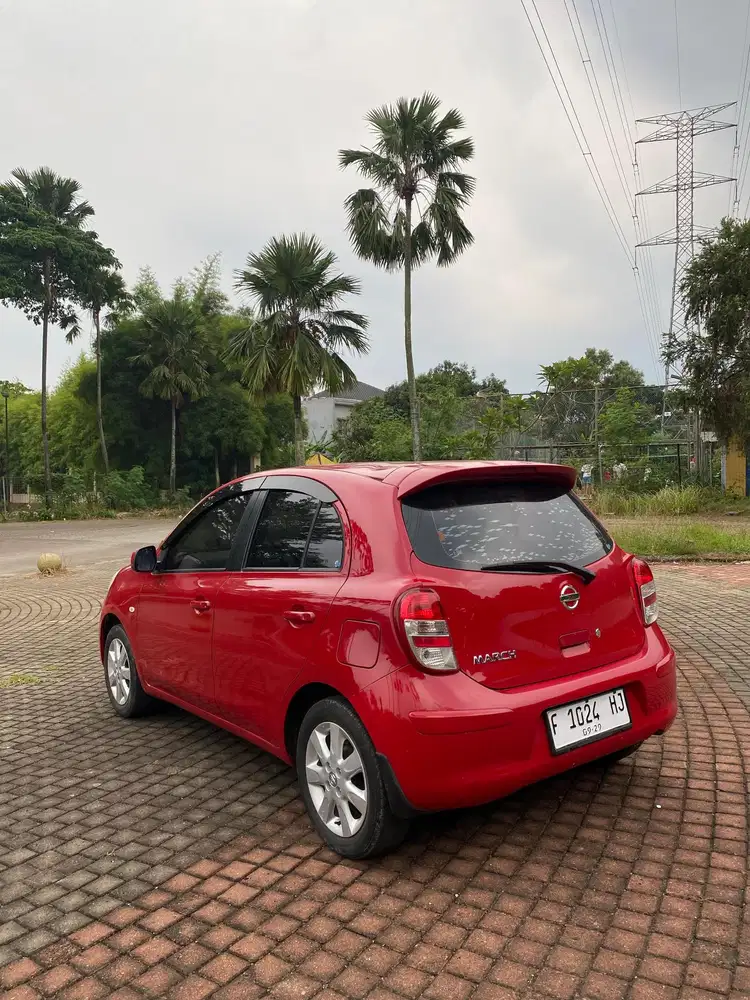 Nissan March 2011 Bensin