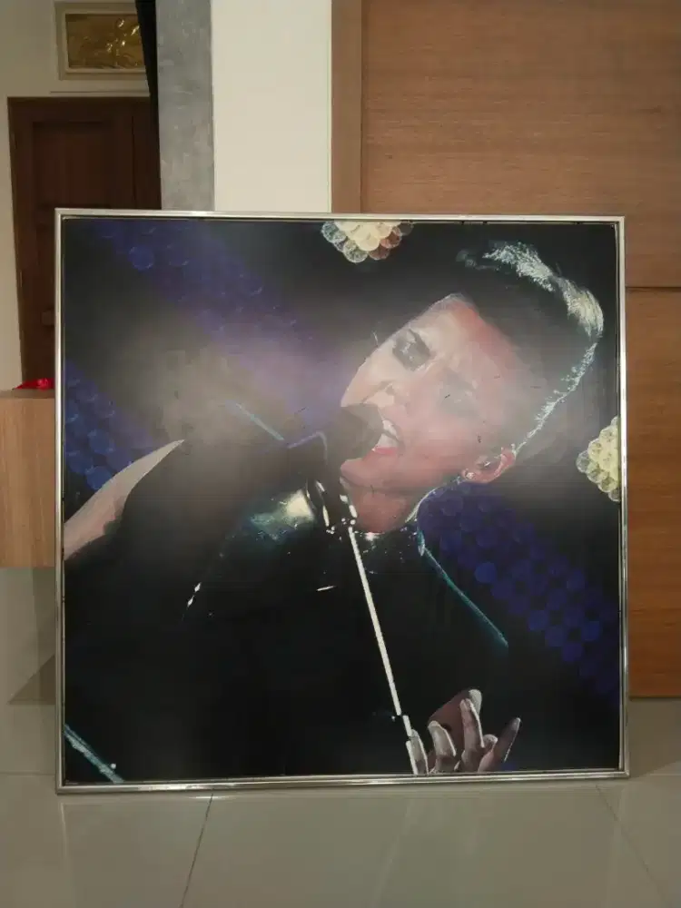 Lukisan hiasan dinding display